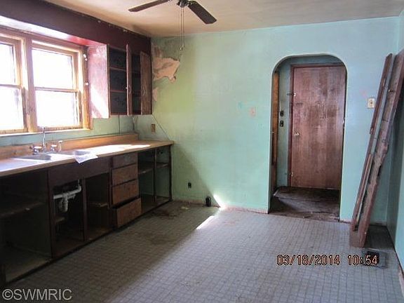 4th image of 323 Cooper Ave