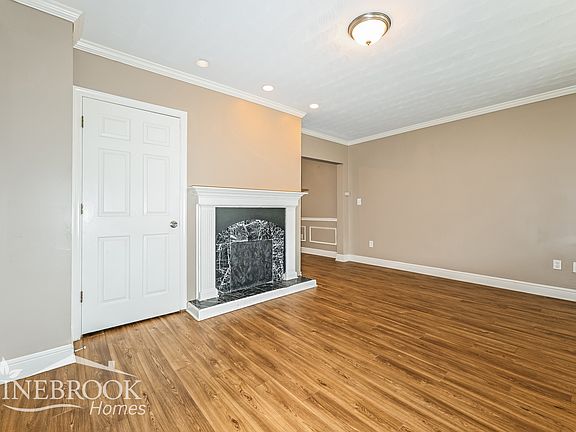 2nd image of 3027 Brentwood Ave