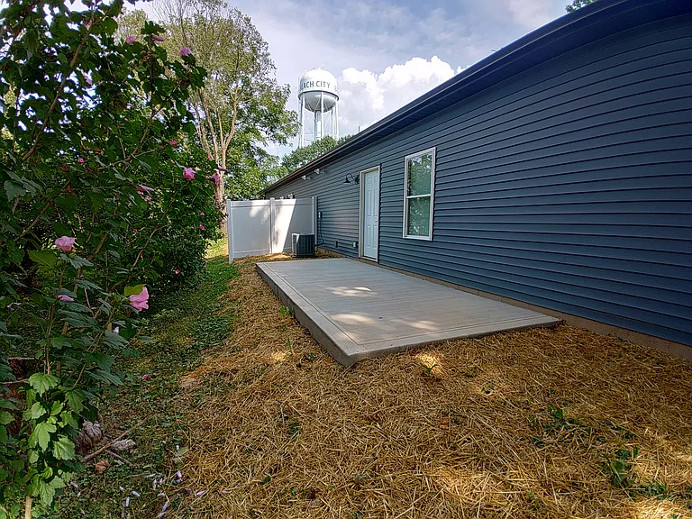 619 3rd Ave SW #B — Photo 3