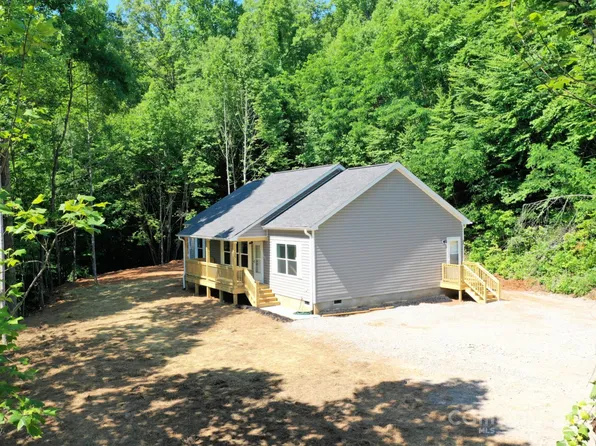 35 Fallen Oak Dr, Sylva, NC 28779