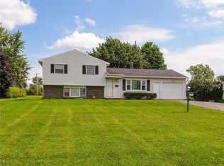 1378 Pinnacle Rd, Henrietta, NY 14467