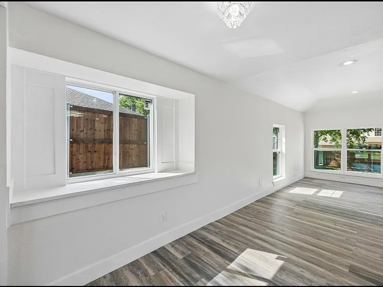 913 Filmore Dr — Photo 6