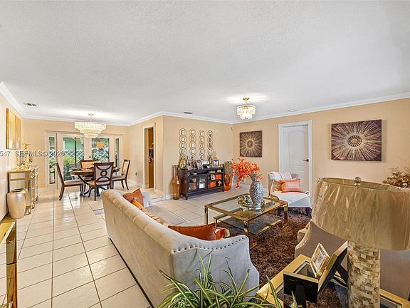 5th image of 6370 SW 33rd St