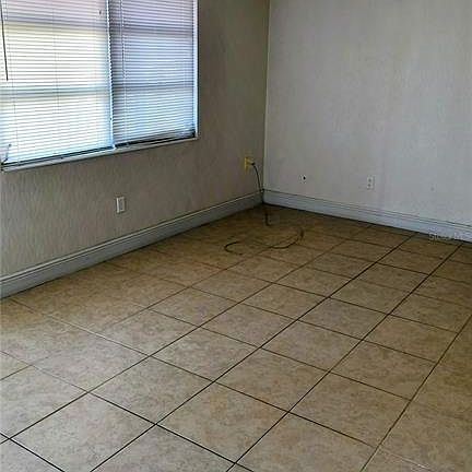 3rd image of 3910 Darlington Rd