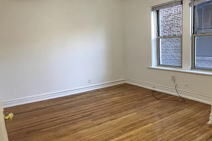 5034-5046 S. Woodlawn Avenue — Photo 15