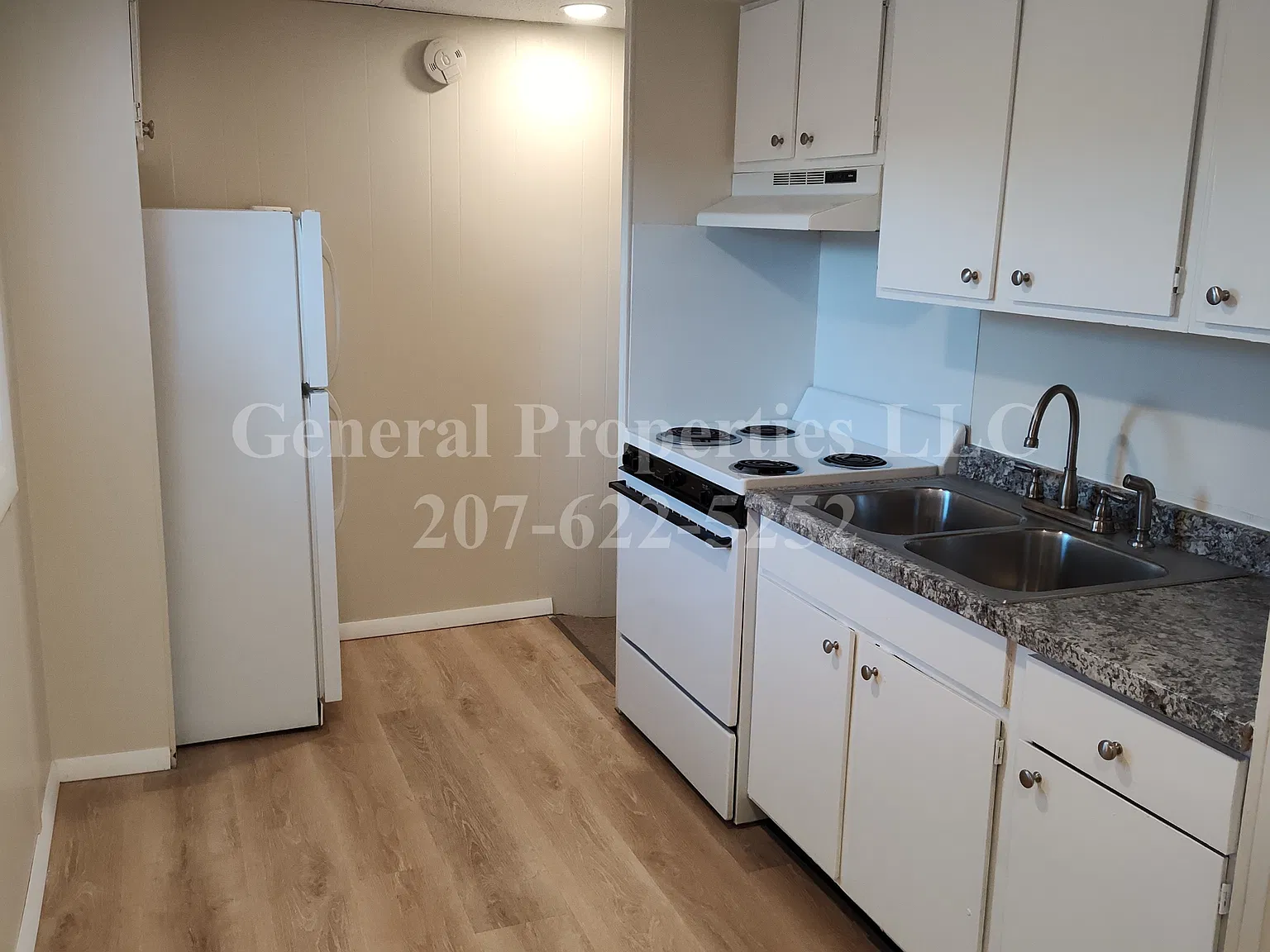 584 Riverside Drive - 16 — Photo 4