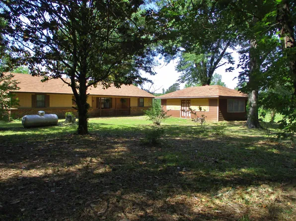 2348 Fm 123, De Berry, TX 75639