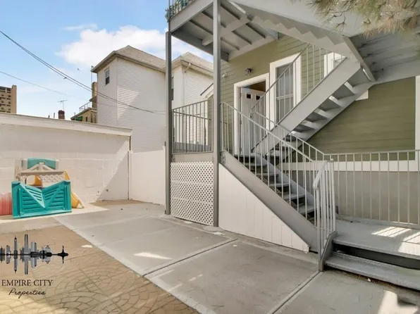 3743 Neptune Avenue image 20 of 20