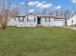 310 Pine Hill Dr, Hopkinsville, KY 42240
