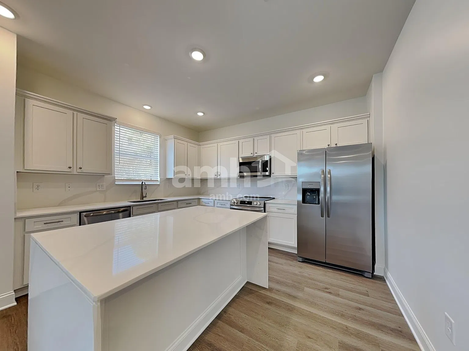 3 bed, 2.5 bath, 2037 sqft, $2,335 — Photo 3