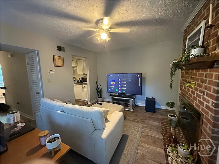 116 Jolly Ln — Photo 4