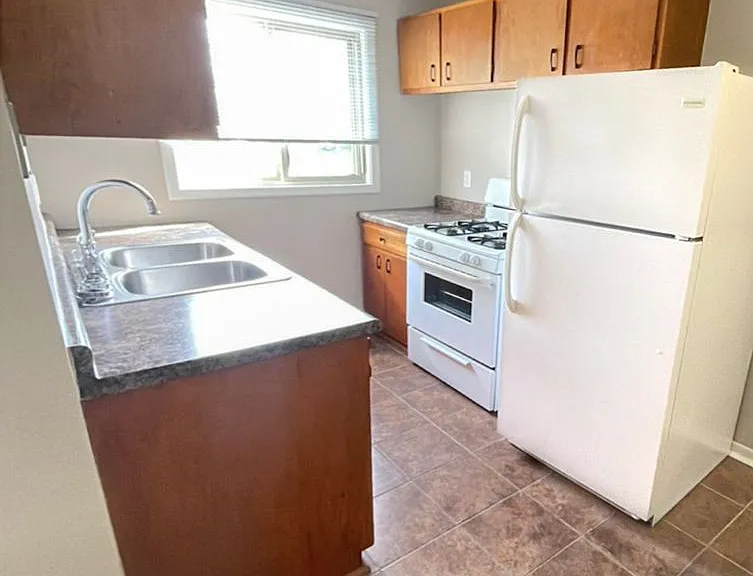 Moore Lake Apartments — Photo 21