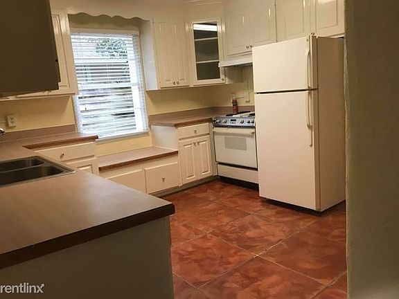 A2763693-CE97-473B-B816-D68B896AB4CB