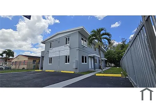 1430 NW 2nd Ave Photo 1