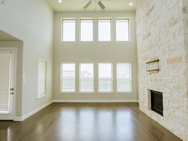 2620 Walnut Creek Ln — Photo 5