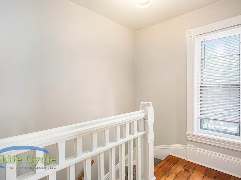 335 Washington St SE — Photo 21