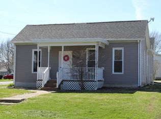 1030 S Plum St, Carlinville, IL
