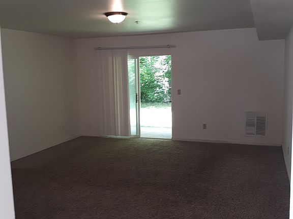 Entrance/Living room