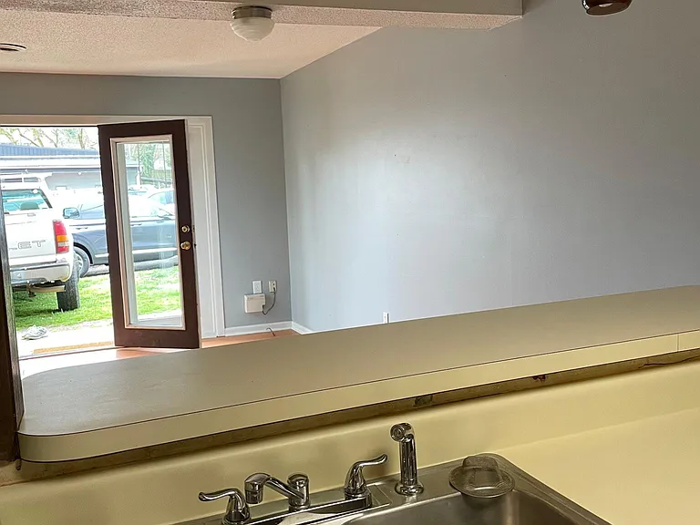 1155 E Main St — Photo 12