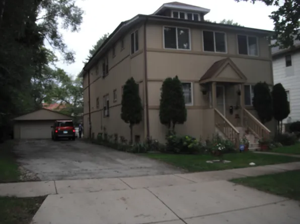 8518 Rockefeller Ave, Brookfield, IL 60513