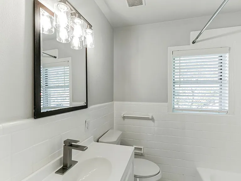 6202 Gaston Ave — Photo 21