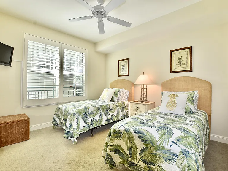 430 Cove Tower Dr #1-302 — Photo 20