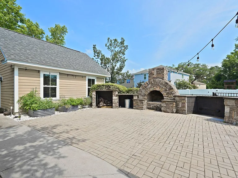 275 James Dunham Pkwy — Photo 47