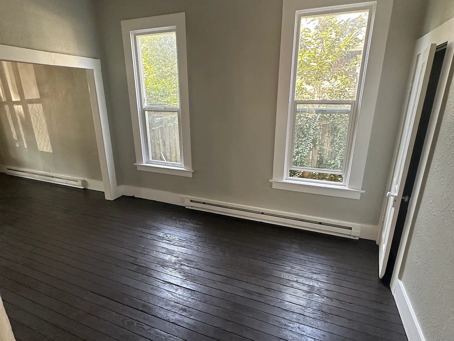 3 bed, 1.5 bath, 1200 sqft, $2,550 — Photo 3
