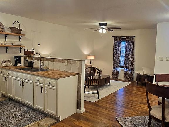 2nd image of 83-83 Robin Hill Rd #B