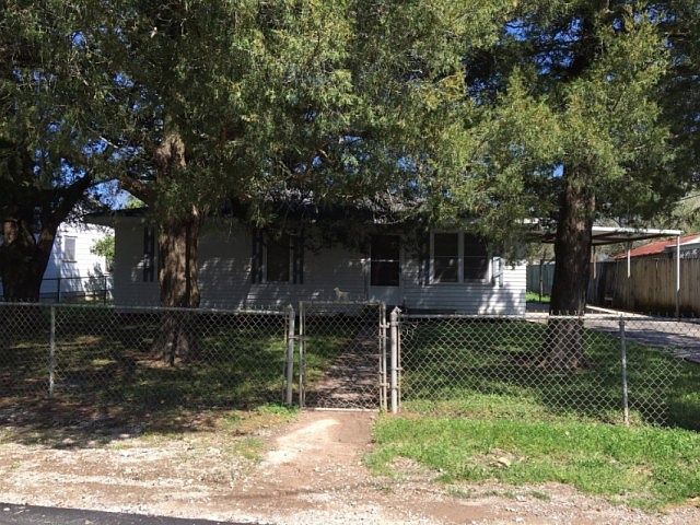 1st image of 1029 Robin St