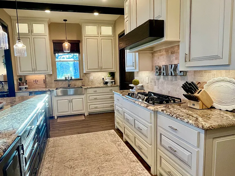 575 Chateau Bnd — Photo 14