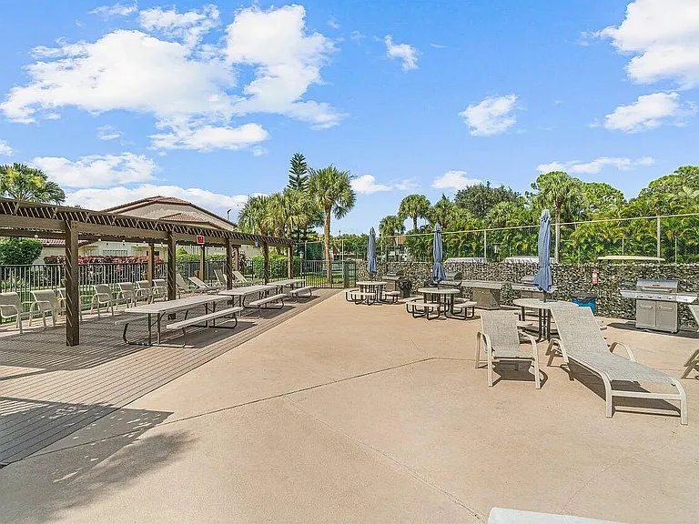 3380 Jog Park Dr — Photo 18