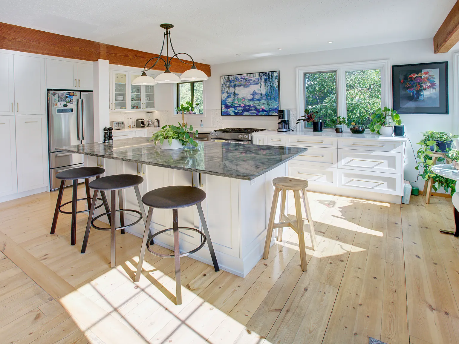 4 Bedroom, 3 Bathroom Whistler Cay Home with Secure Village Parking! — Photo 3