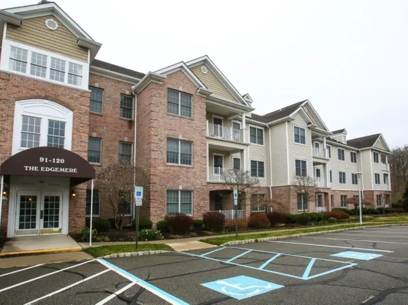 105 Ridgeview Ln, Mount Arlington Boro, NJ 07856