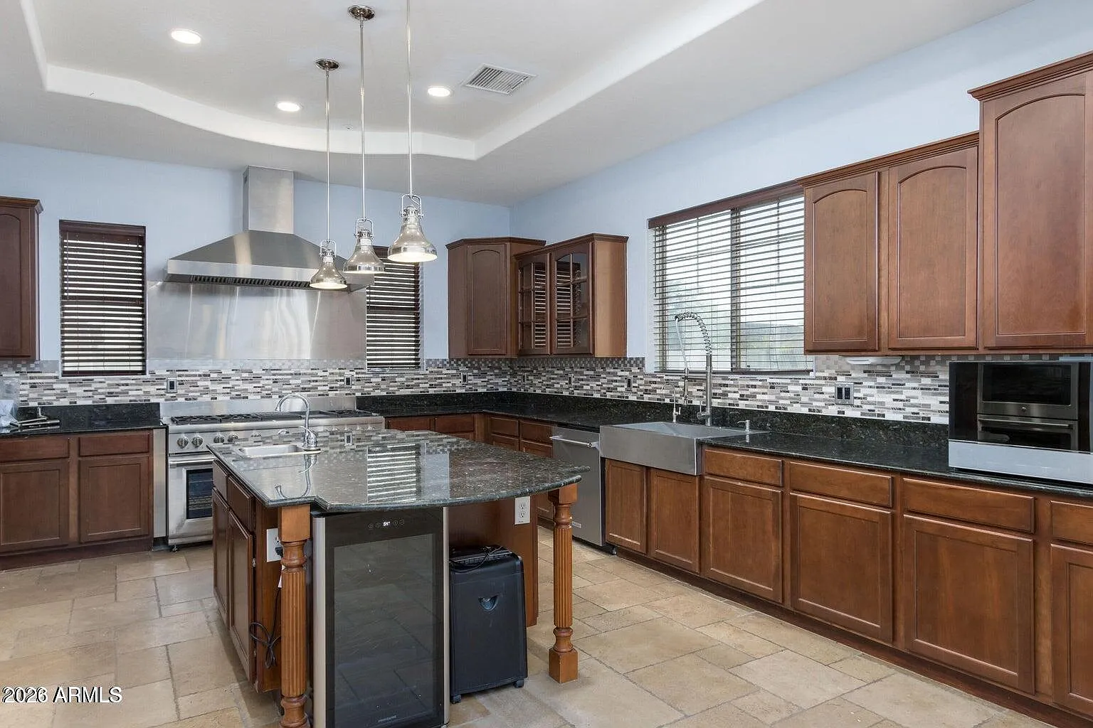5 bed, 3.5 bath, 5588 sqft, $5,600 — Photo 4