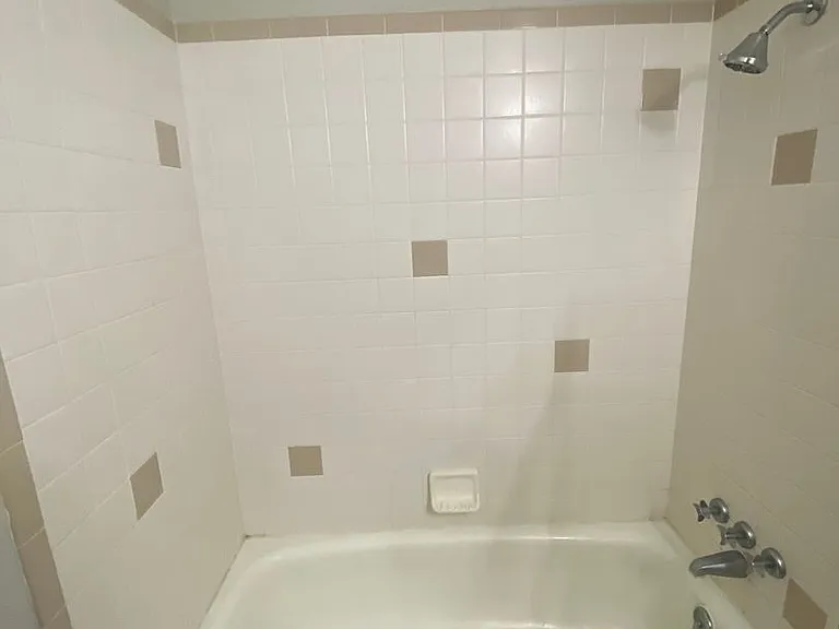 401 S Holly St — Photo 26