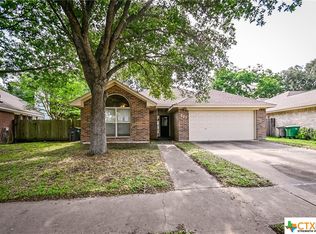 227 Spur Dr, Victoria, TX 77904