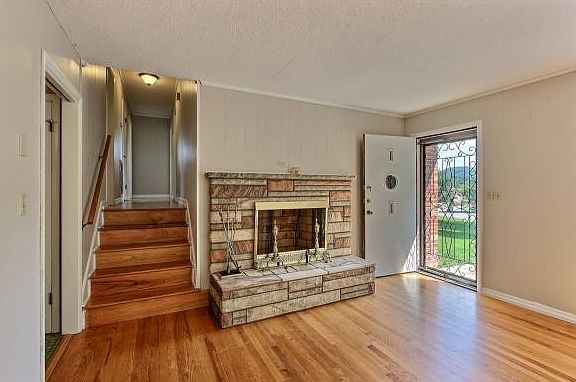 5th image of 105 Rosefield Dr