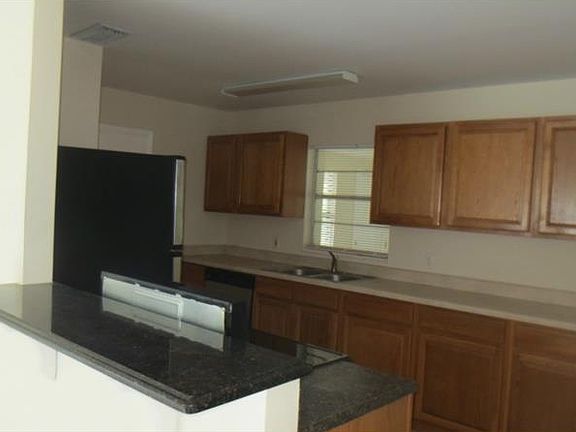 2nd image of 106 E Gardenia Dr
