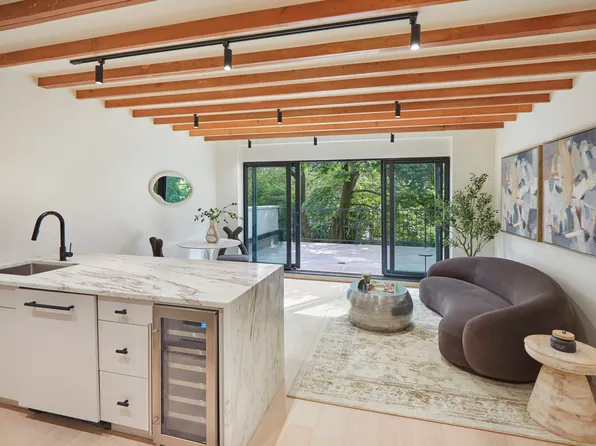 974 Bergen Street image 1 of 9