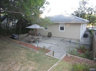 543 Liberty Pl, Ridgefield, NJ 07657