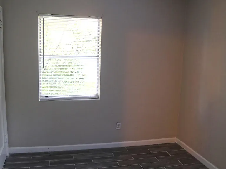 5084 Andrews St — Photo 14