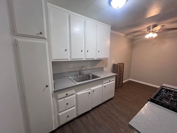 927 Sq Ft 2bed 2bath