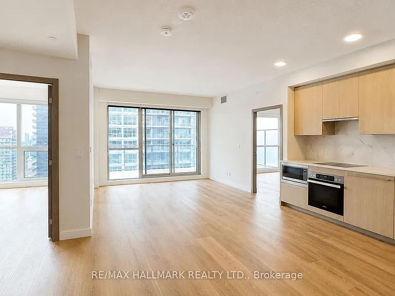 27 McMahon Dr #3109 — Photo 4