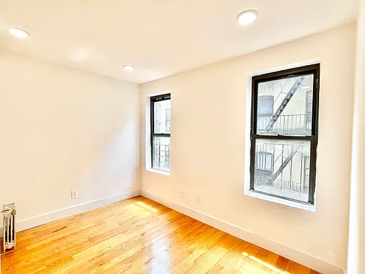 Rented by Century 21 Premier  | media 4