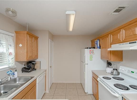 4th image of 4505 Alsace Dr