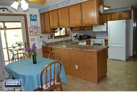 Kitchen and dineing area