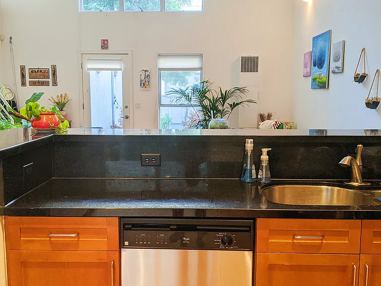 350 Alabama St #1 — Photo 4