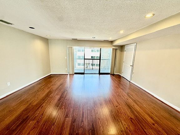 3rd image of 77 Salem St APT 5A