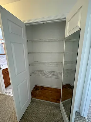 Rented by Luxian International Realty LLC | media 10